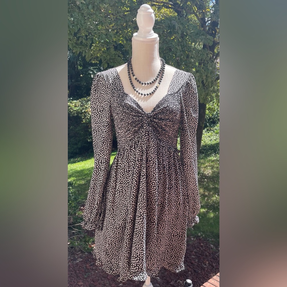 NWOT Black & White Abstract Print Sweetheart-V-Neck Ruffle Dress in Small. 🖤